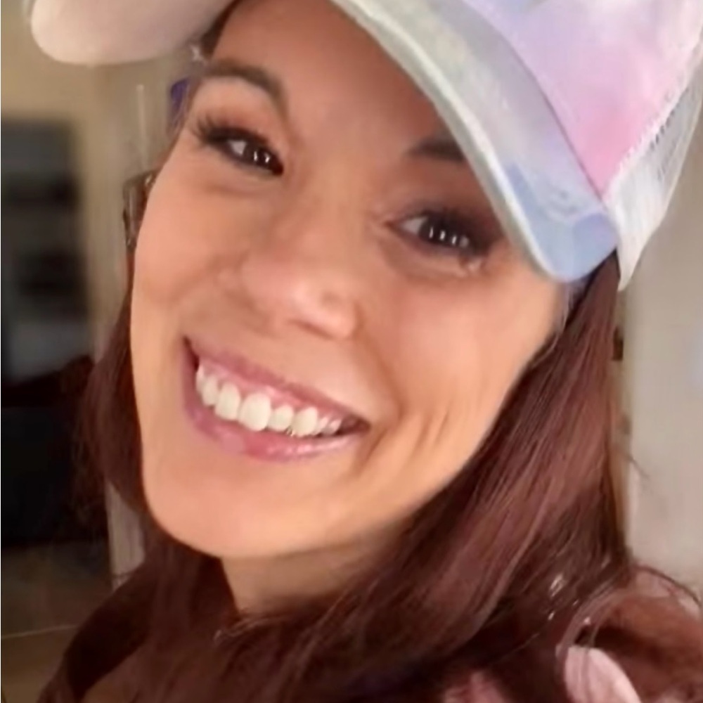 Hey Nice to meet you I'm Cassandra